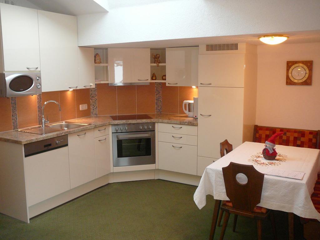 Ferienwohnungen Kathrein Reutte Habitación foto